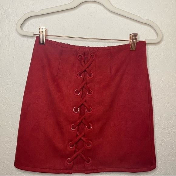 𝅺RED Mini Skirt! Brand:Shinestar size M (runs sm) - Picture 2 of 7